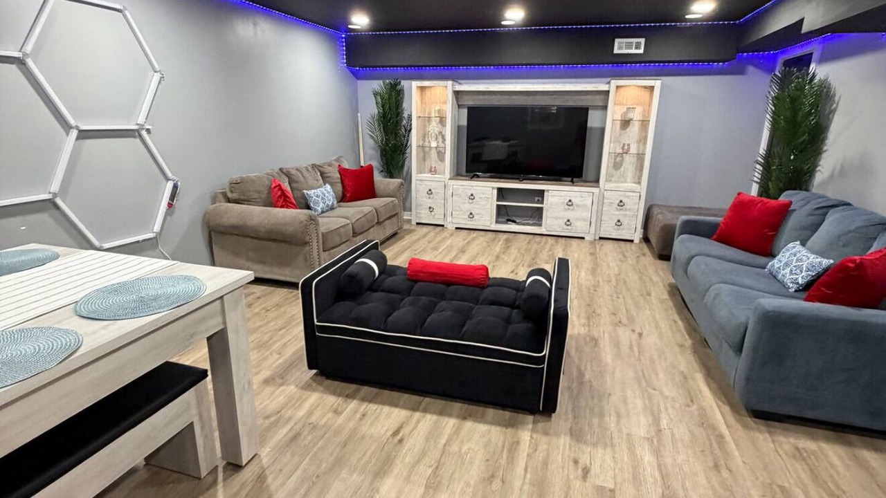 Photo of Livingroom in Lawrenceville