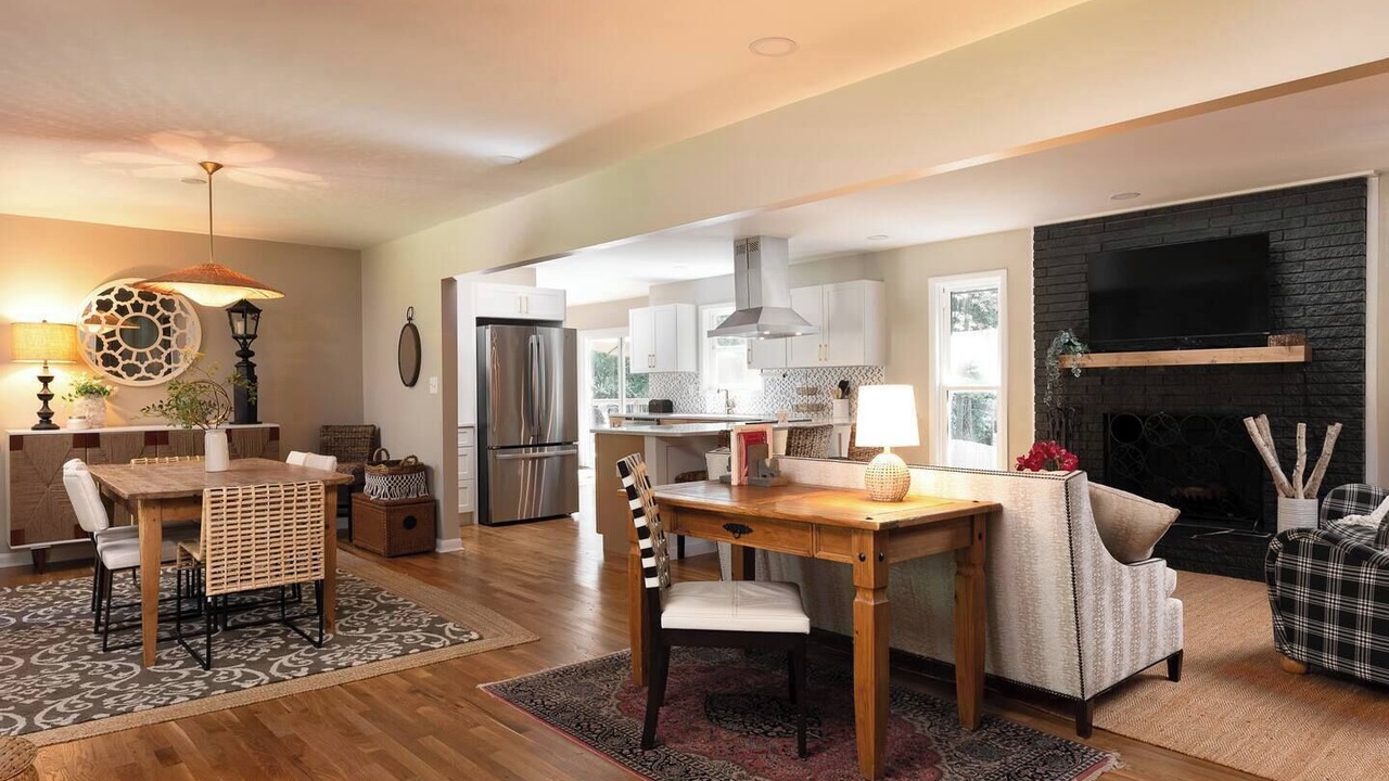Photo of Livingroom in Tucker