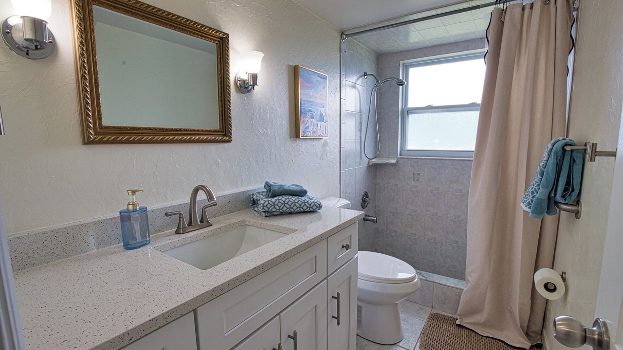 Photo of Bathroom in Oakland Hills