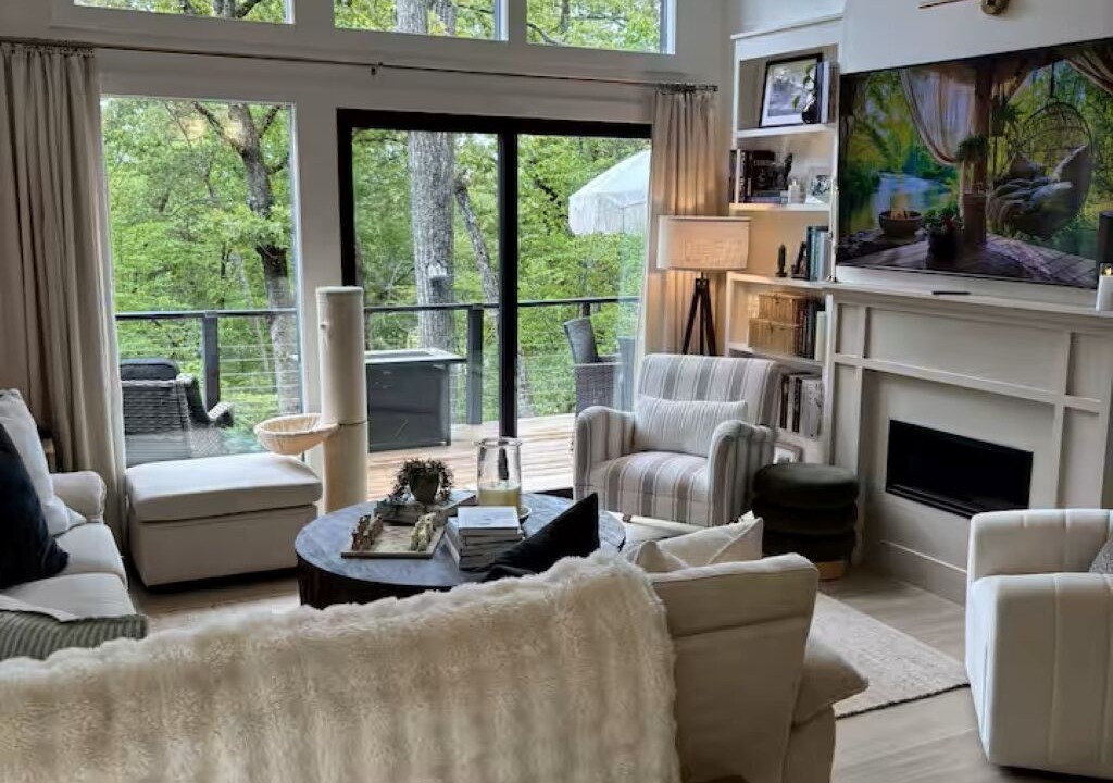 Photo of Livingroom in Chickamauga Lake