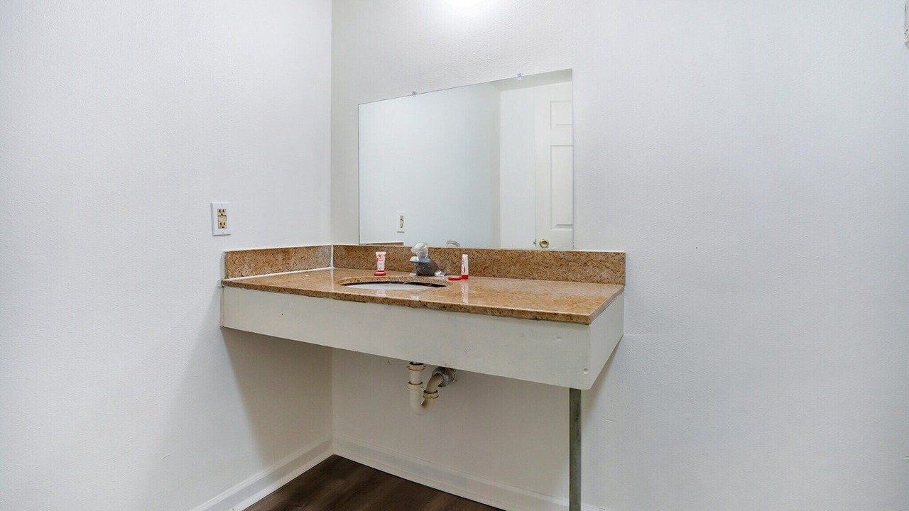 Photo of Bathroom in Belvedere Park