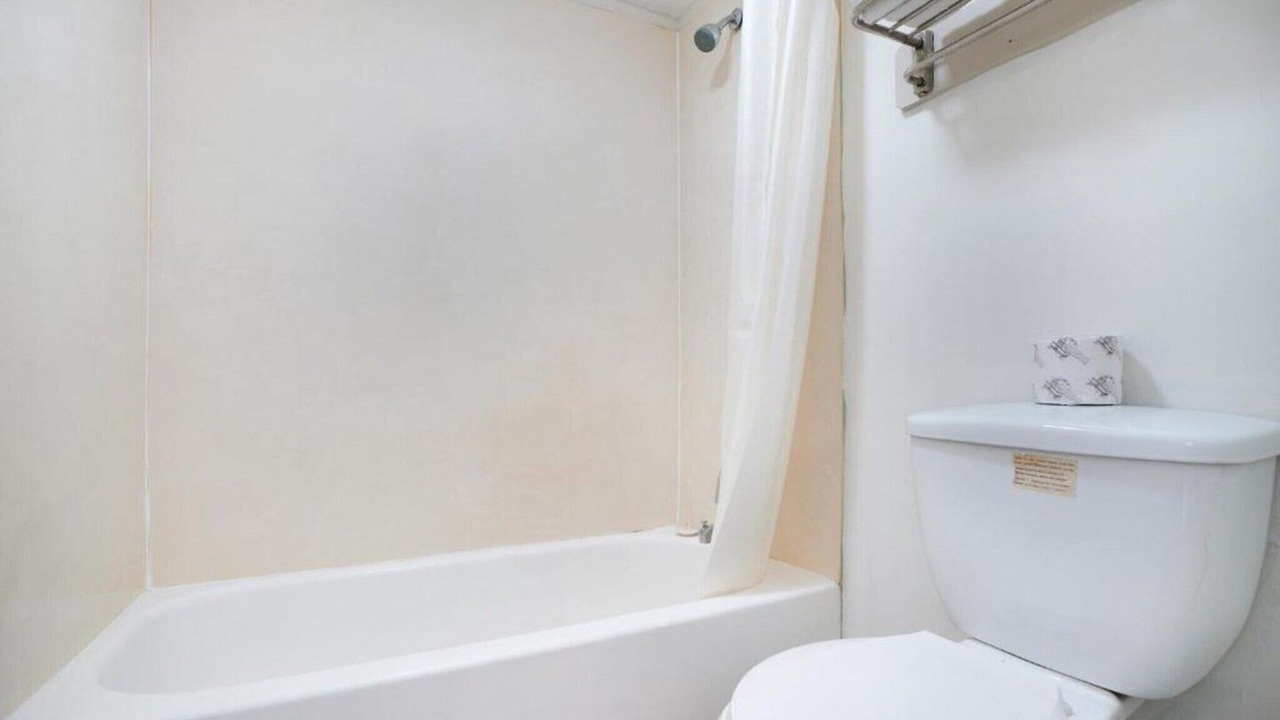 Photo of Bathroom in Belvedere Park