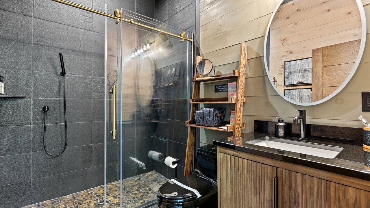 Photo of Bathroom in Hidden Lake