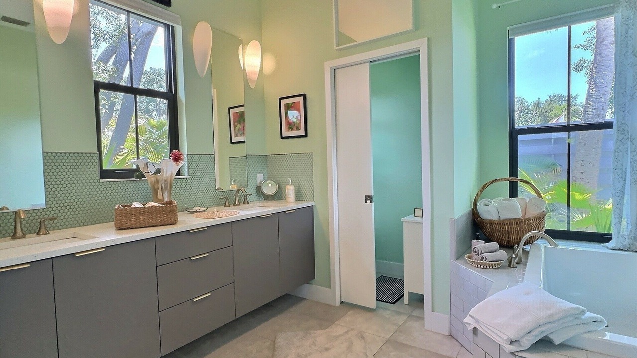 Photo of Bathroom in Ridge Wood Heights