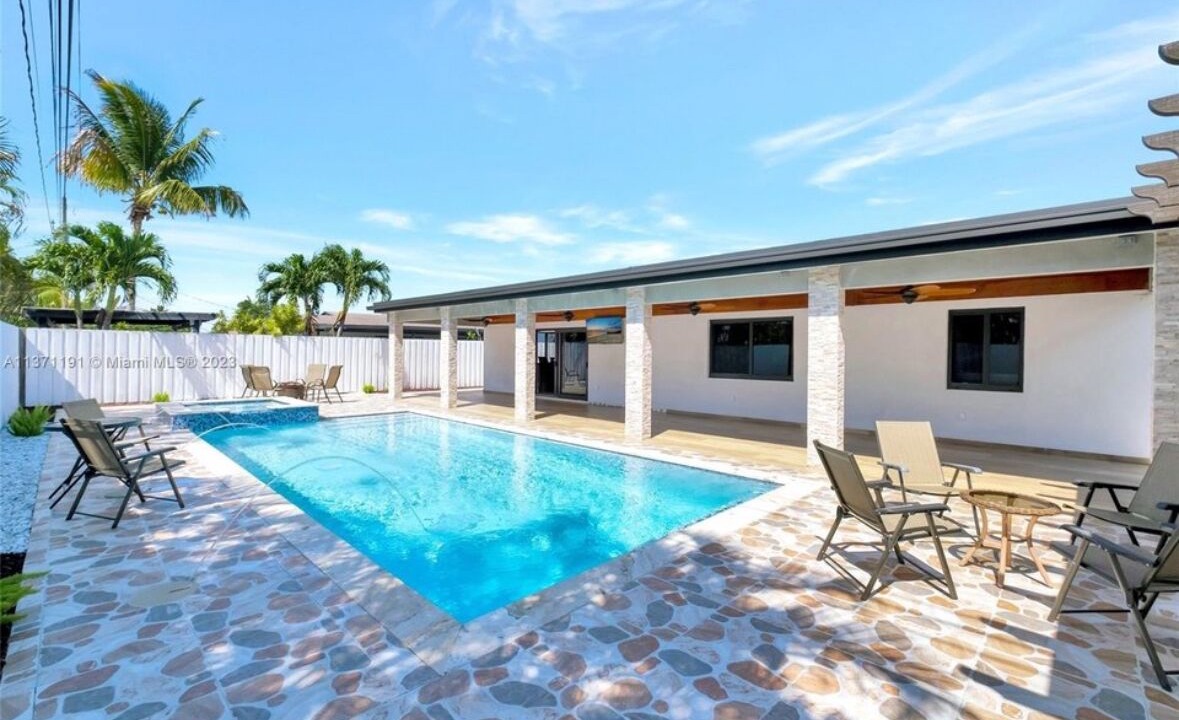 Photo of Outdoor in Palmetto Estates