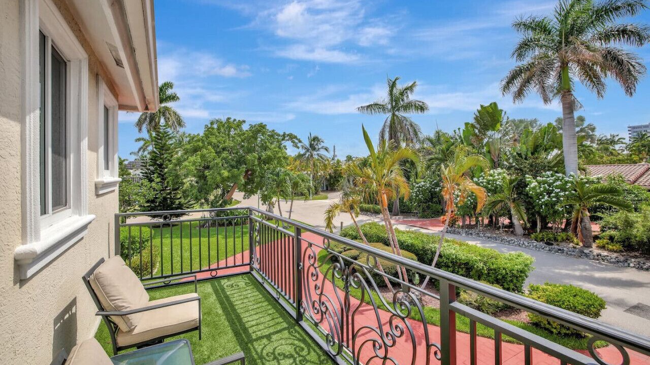 Photo of Patio Balcony in Lauderdale-by-the-Sea