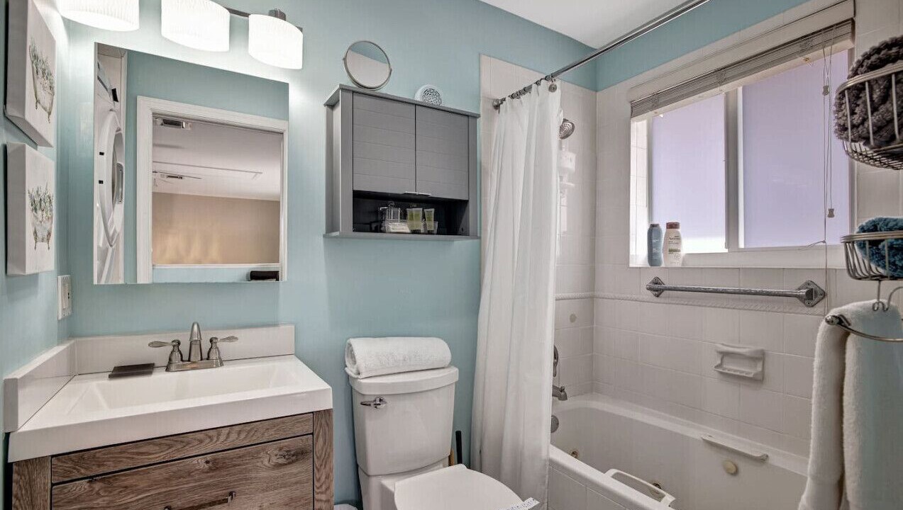 Photo of Bathroom in Lauderdale-by-the-Sea