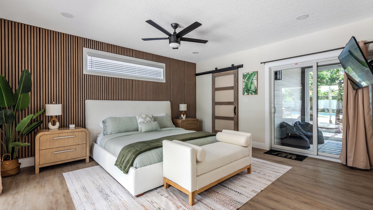 Photo of Bedroom in Lake Clarke Shores