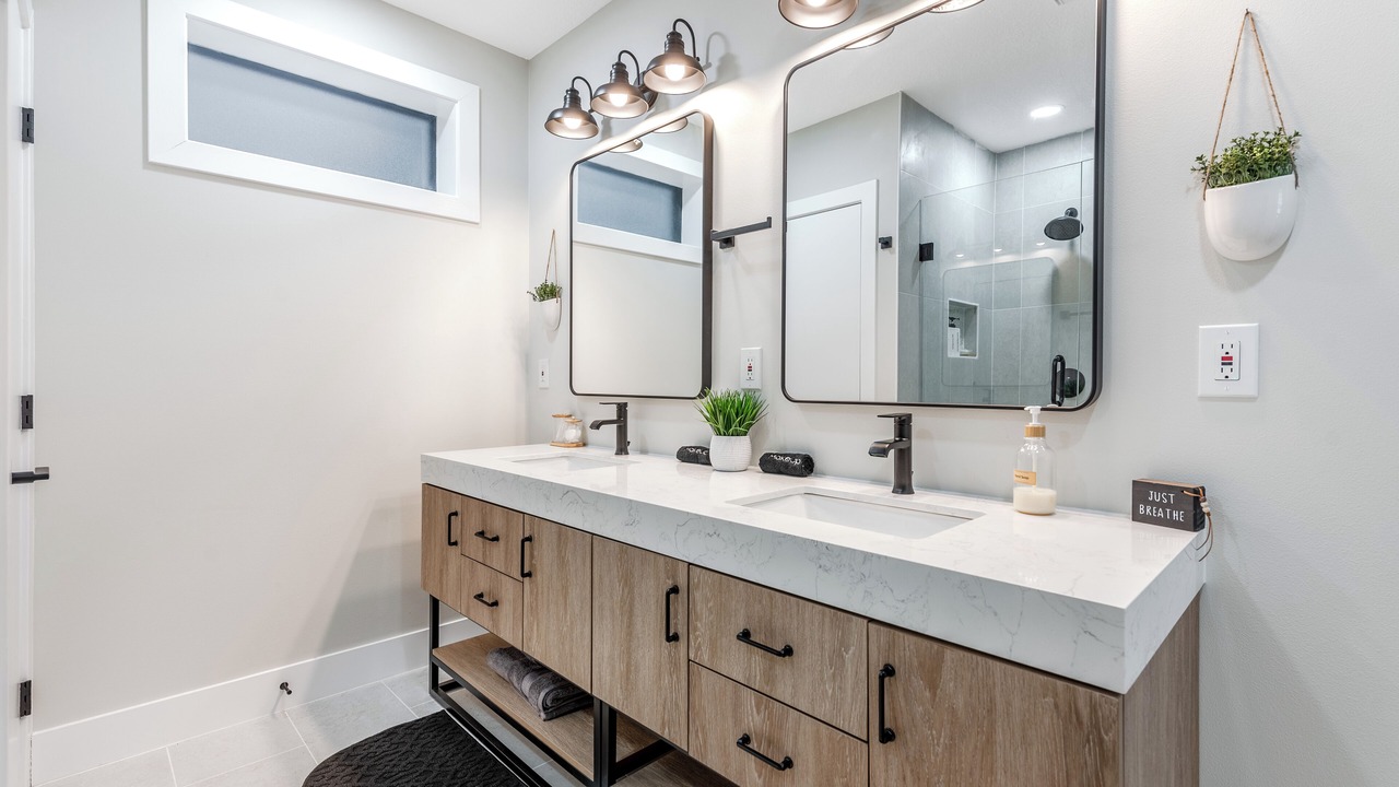 Photo of Bathroom in Lake Clarke Shores