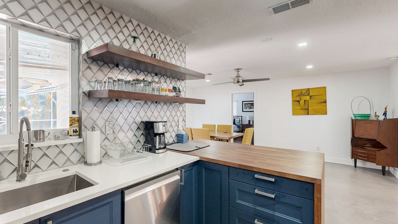 Photo of Kitchen in Central Oakland Park