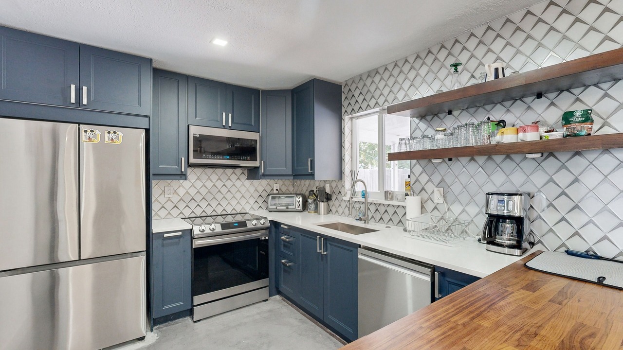 Photo of Kitchen in Central Oakland Park
