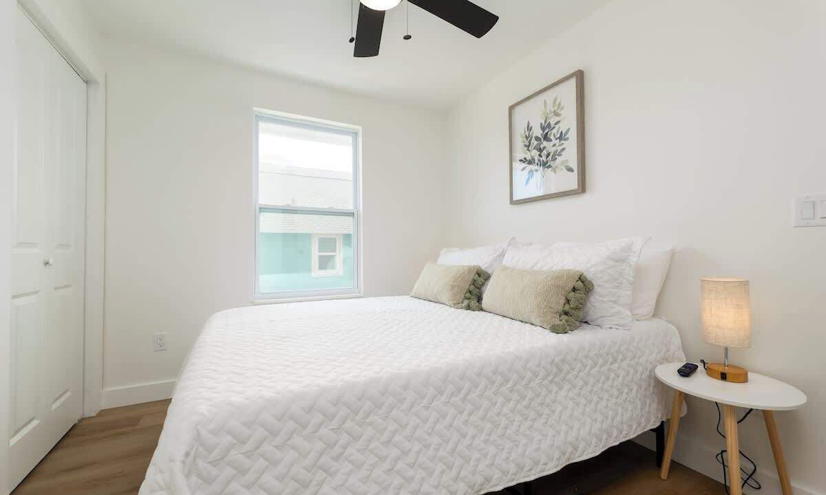 Photo of Bedroom in Neptune Beach