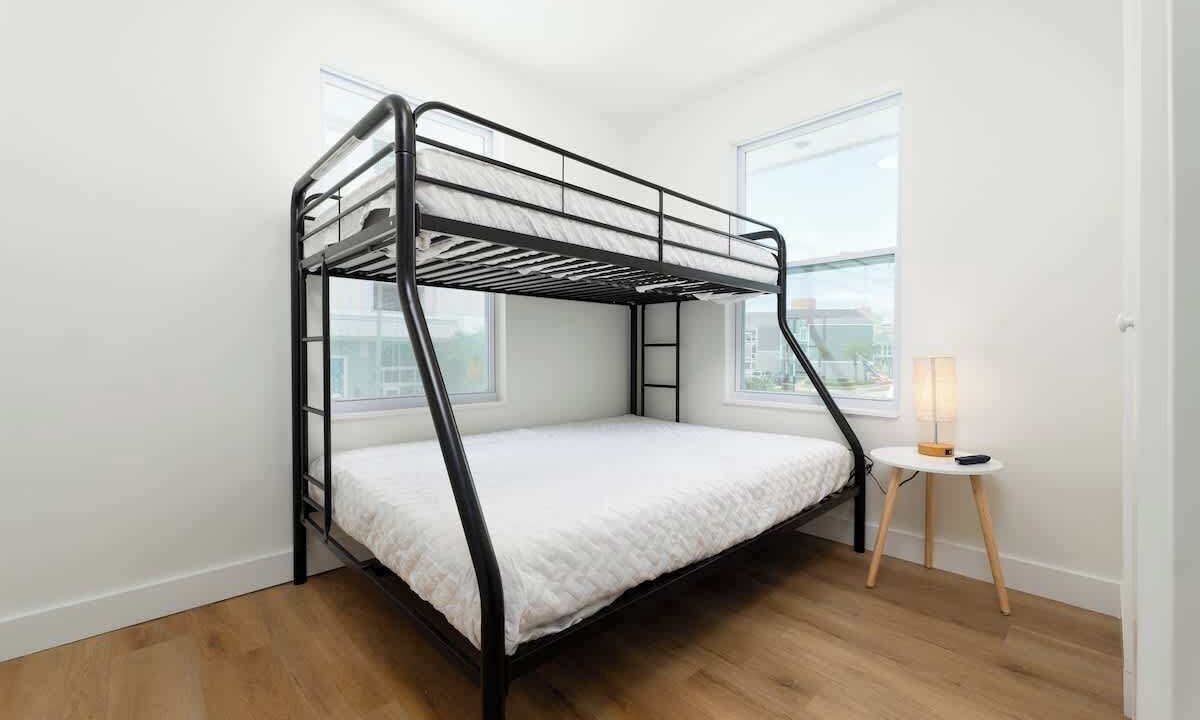 Photo of Bedroom in Neptune Beach
