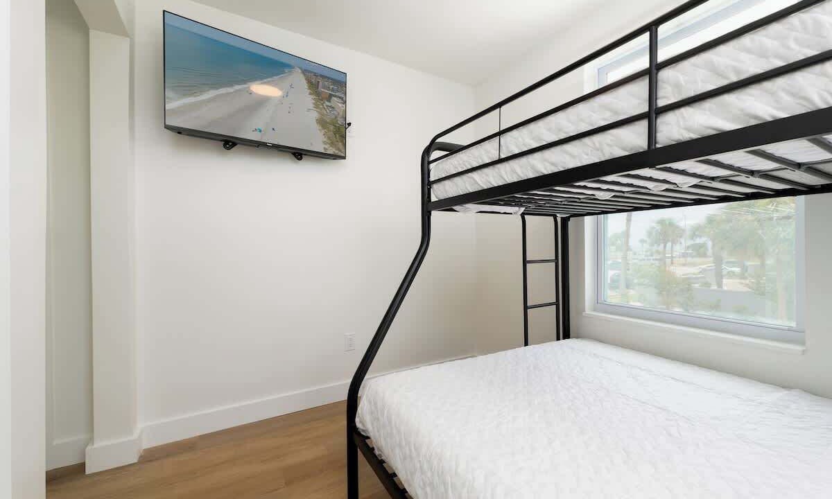 Photo of Bedroom in Neptune Beach