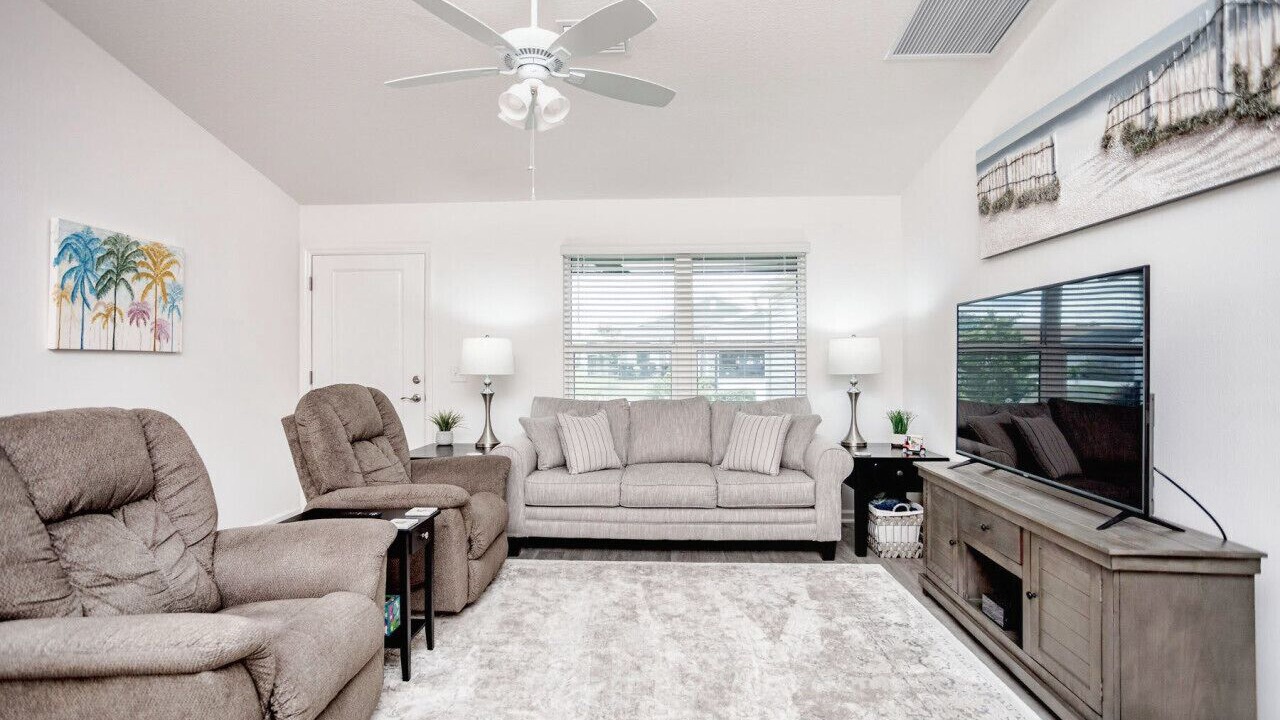 Photo of Livingroom in Candler