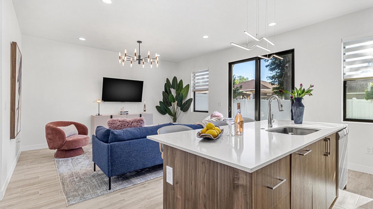 Photo of Livingroom in Pinecrest West Park