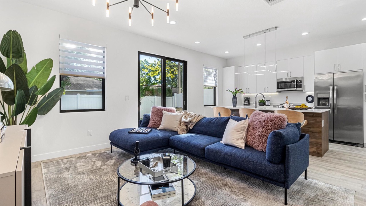 Photo of Livingroom in Pinecrest West Park