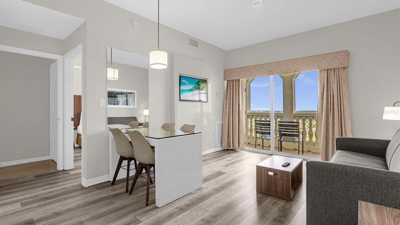 Photo of Livingroom in Florida Center