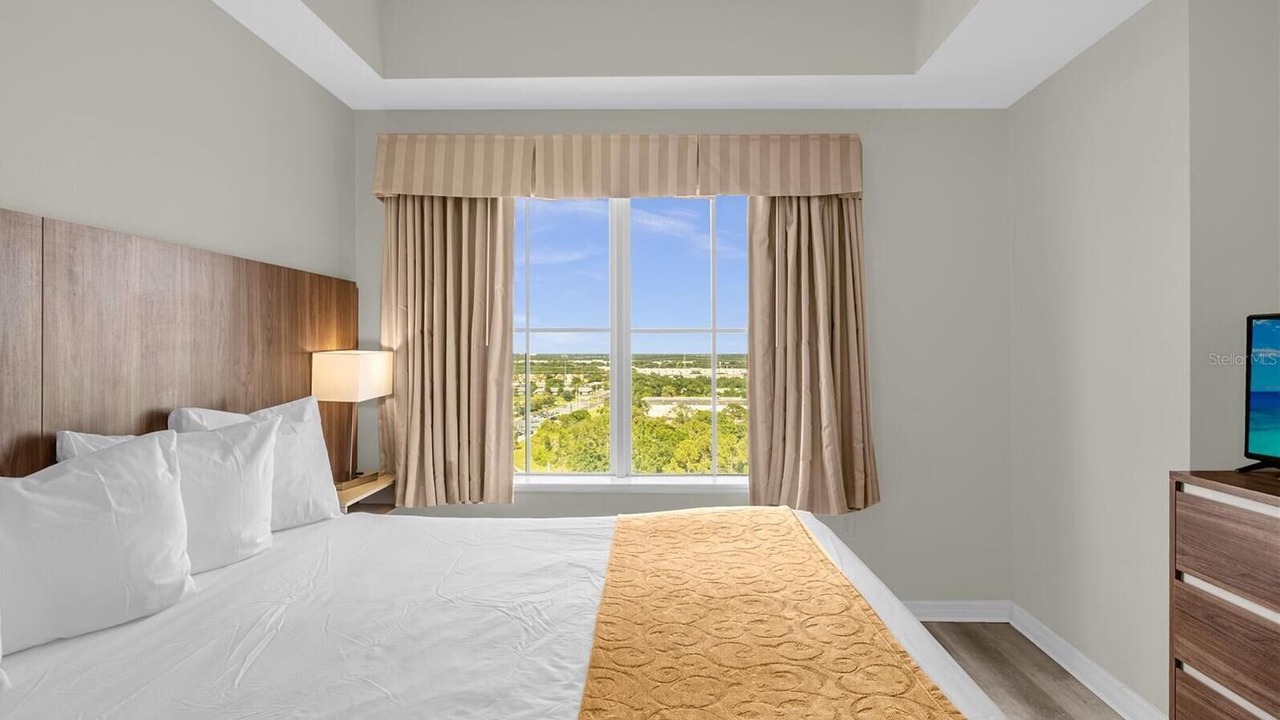 Photo of Bedroom in Florida Center