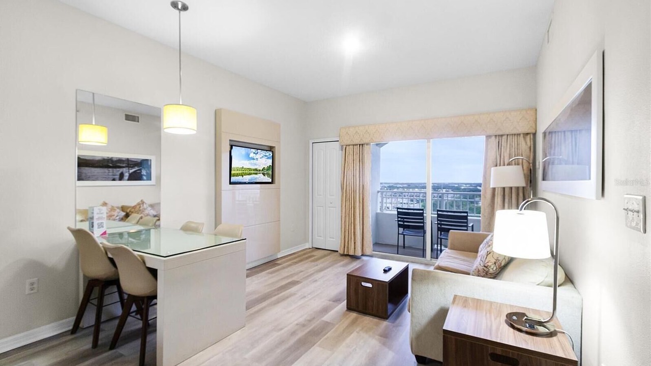 Photo of Livingroom in Florida Center