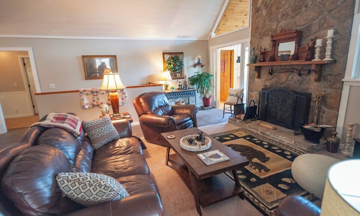 Photo of Livingroom in Blairsville