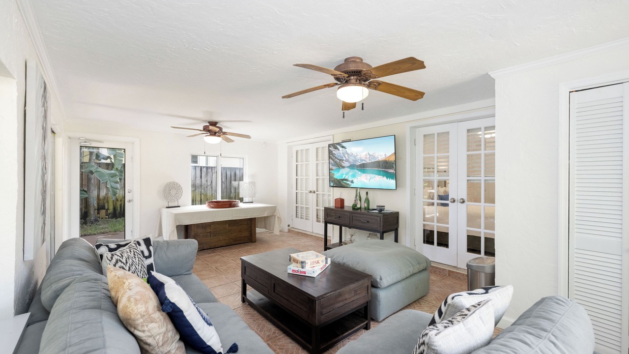 Photo of Livingroom in Lake Ridge