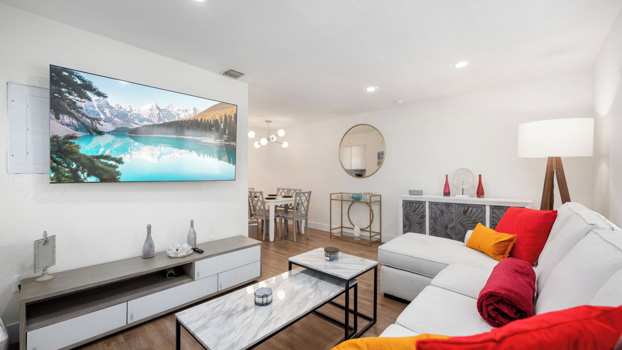 Photo of Livingroom in Lake Ridge