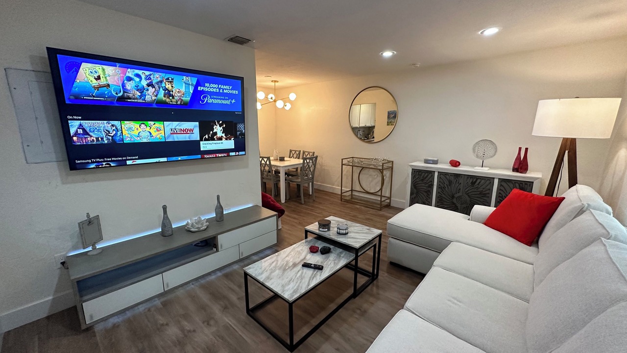 Photo of Livingroom in Lake Ridge