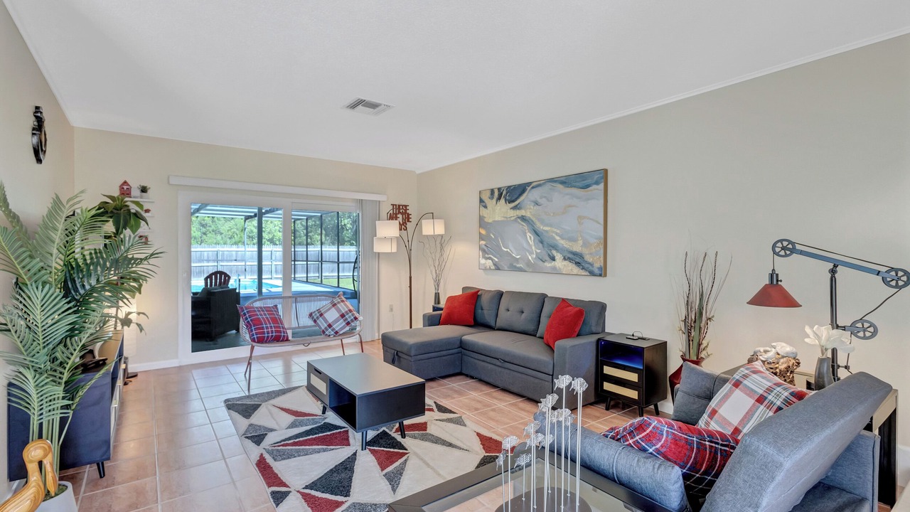 Photo of Livingroom in Springs at Kings Bay
