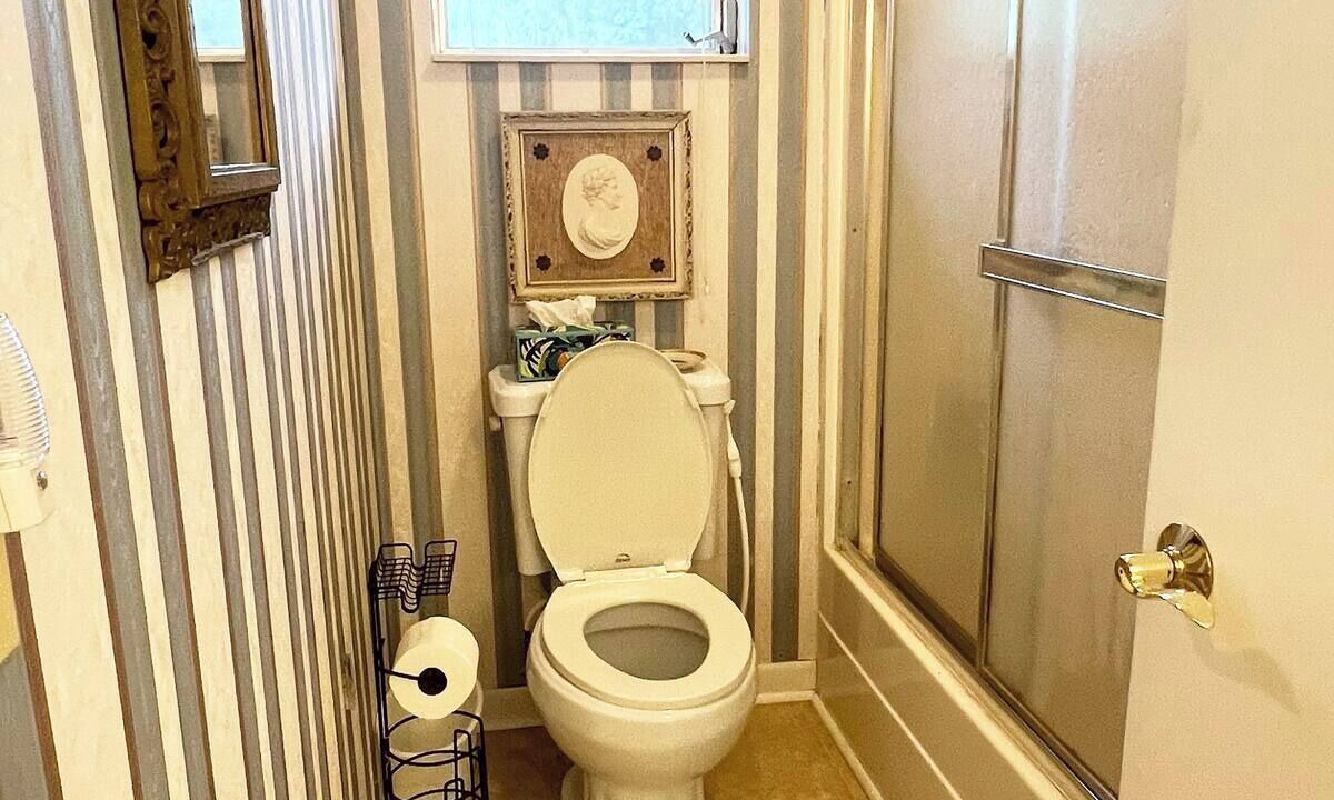 Photo of Bathroom in LaBelle