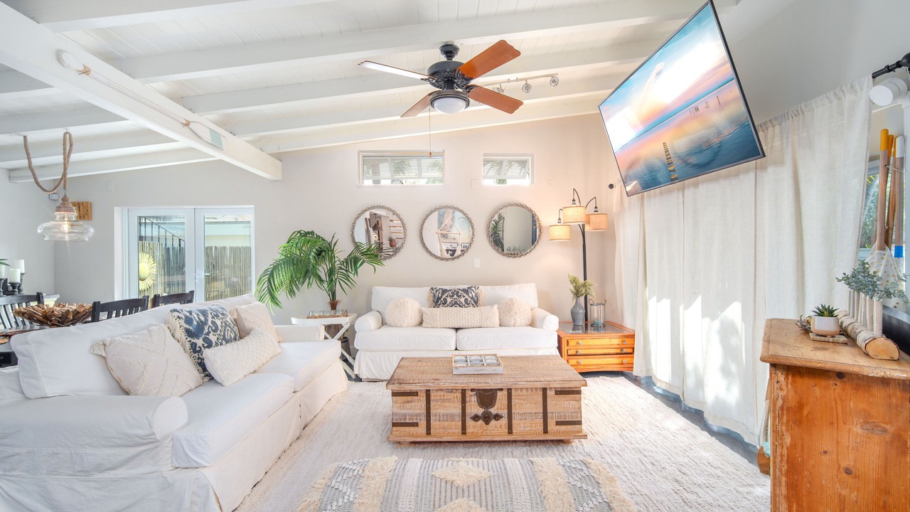 Photo of Livingroom in Midtown