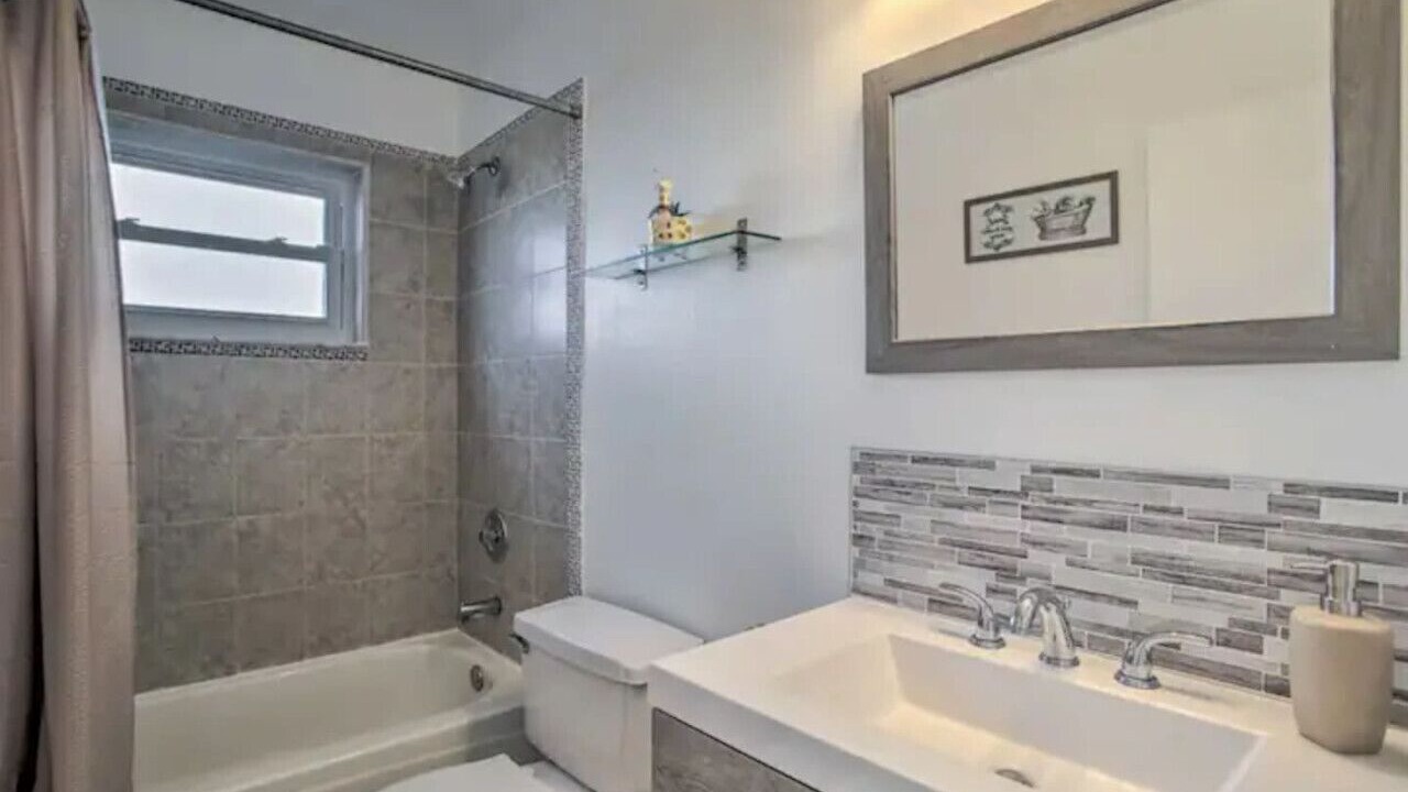 Photo of Bathroom in Lauderhill
