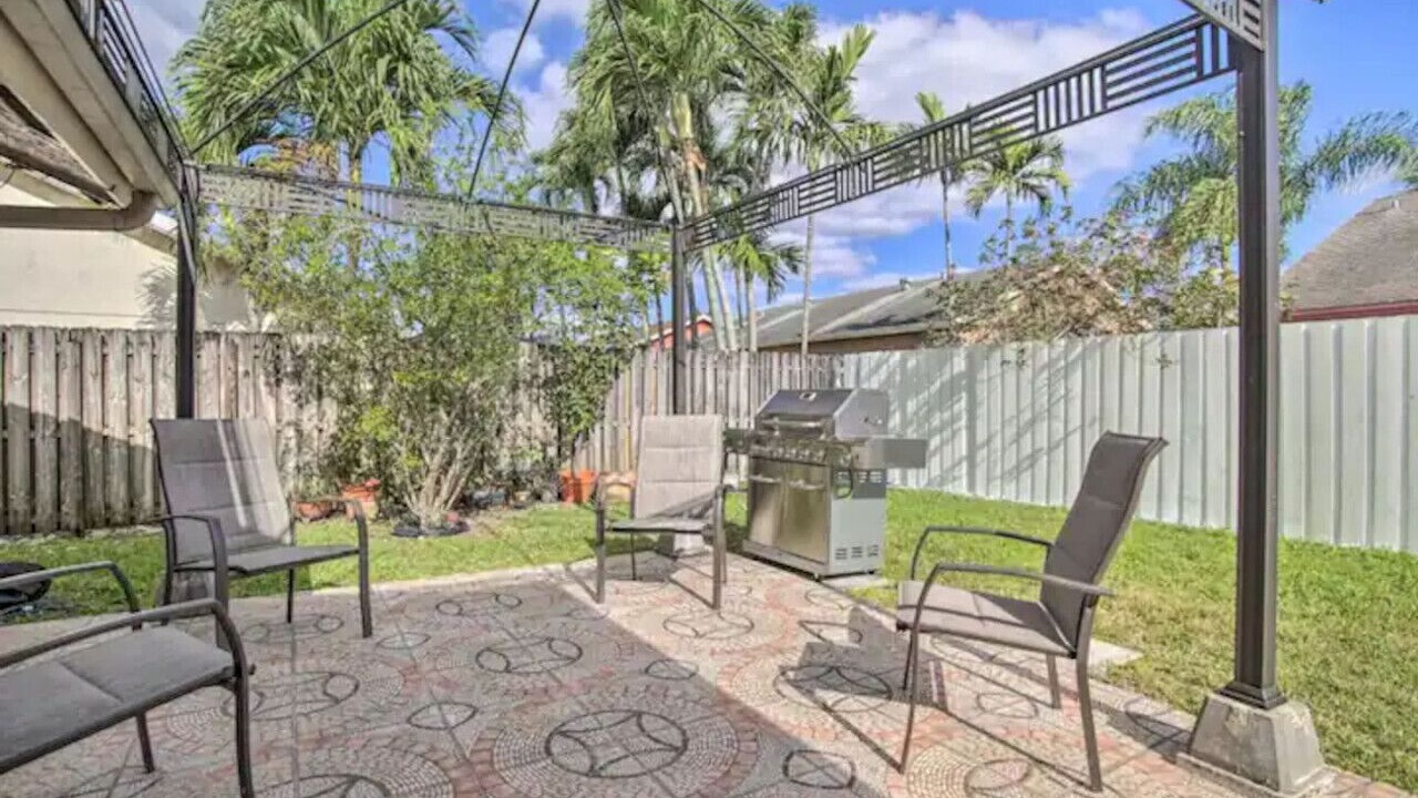 Photo of Outdoor in Lauderhill