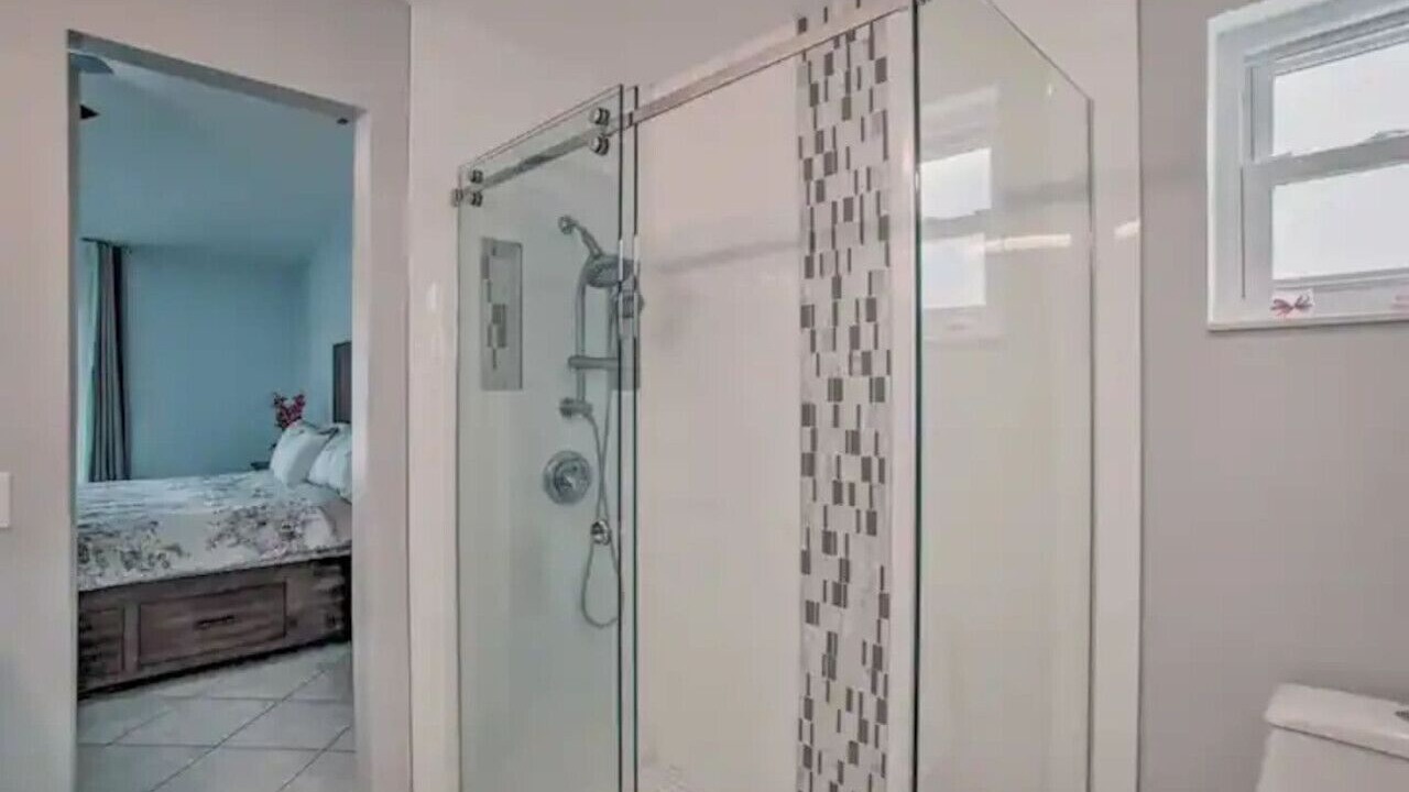 Photo of Bathroom in Lauderhill