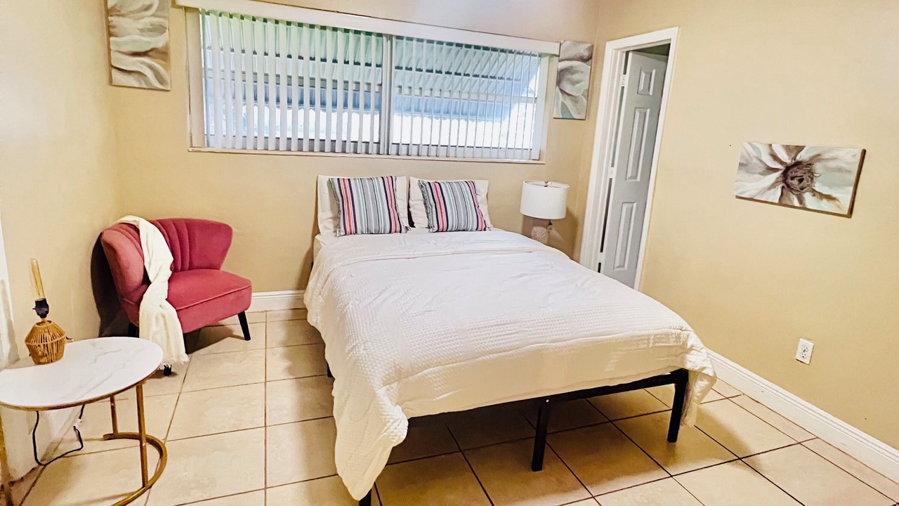 Photo of Bedroom in Golden Glades
