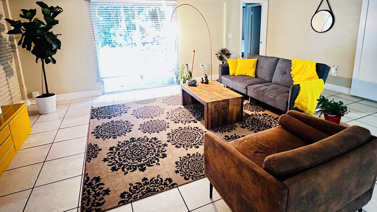 Photo of Livingroom in Golden Glades