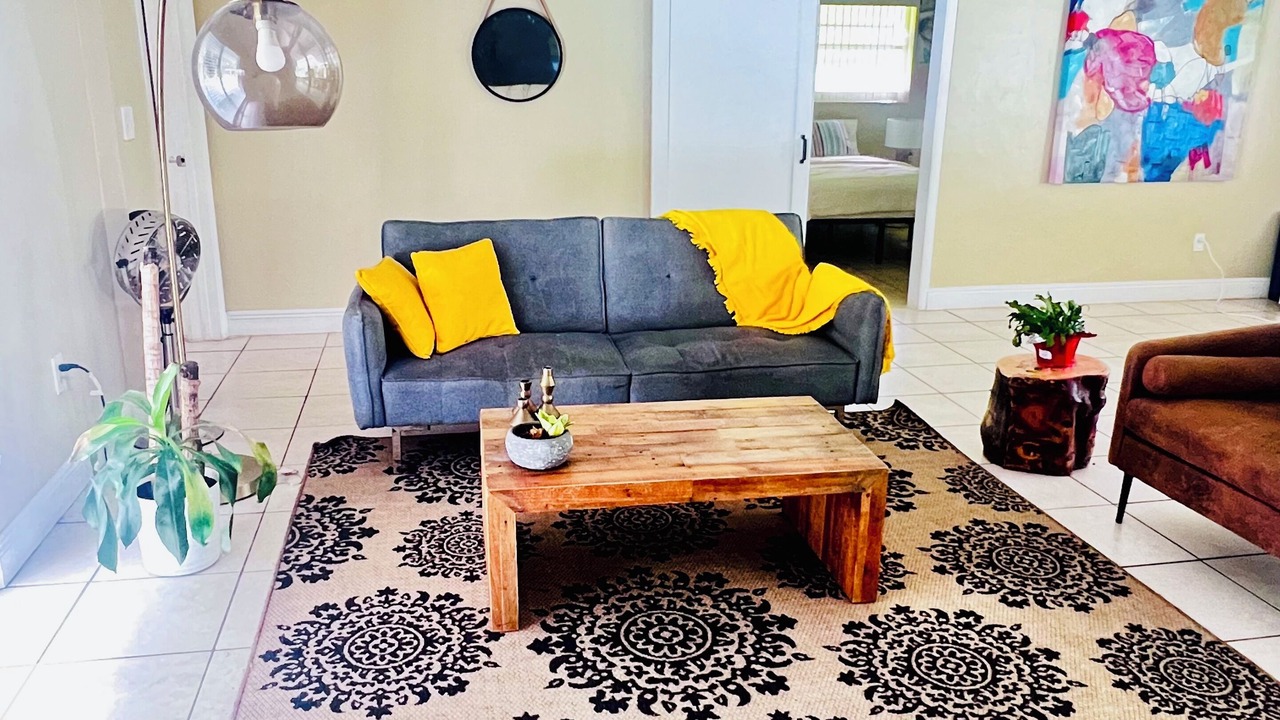 Photo of Livingroom in Golden Glades