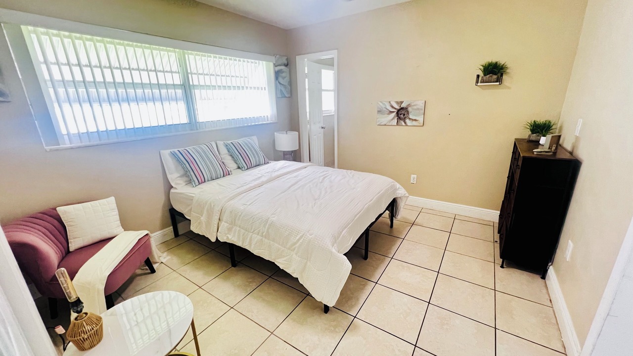 Photo of Bedroom in Golden Glades