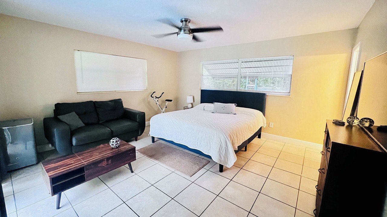 Photo of Bedroom in Golden Glades