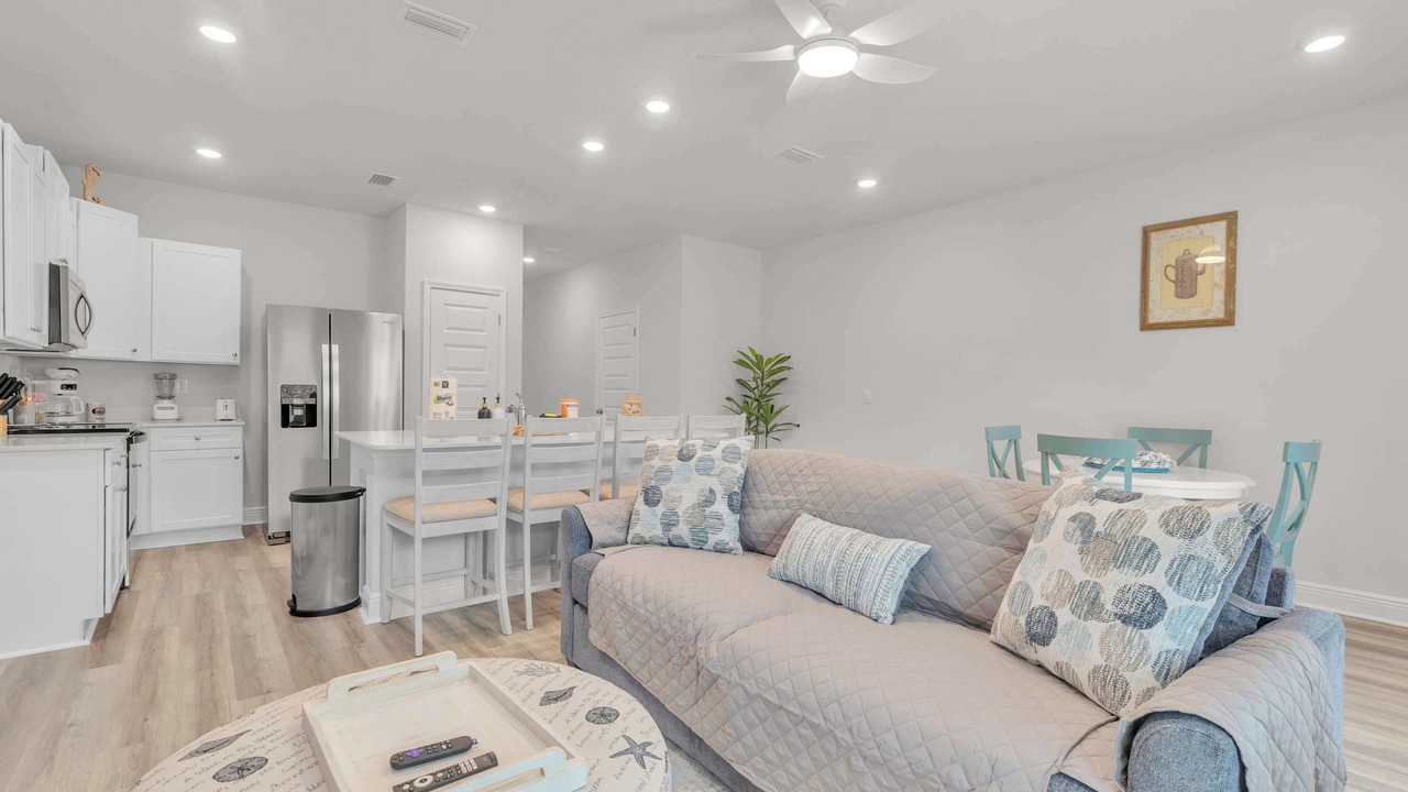 Photo of Livingroom in Gulf Breeze