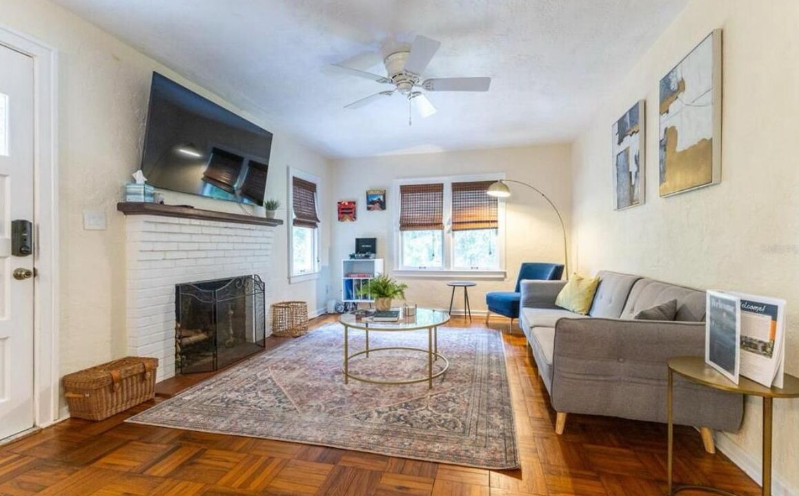 Photo of Livingroom in Gainesville