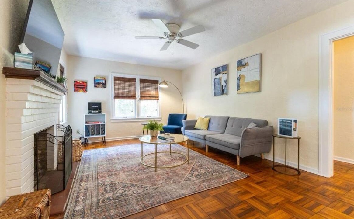 Photo of Livingroom in Gainesville