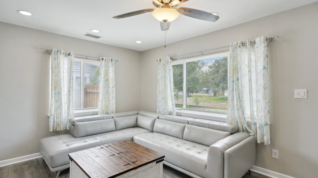 Photo of Bedroom in United Central