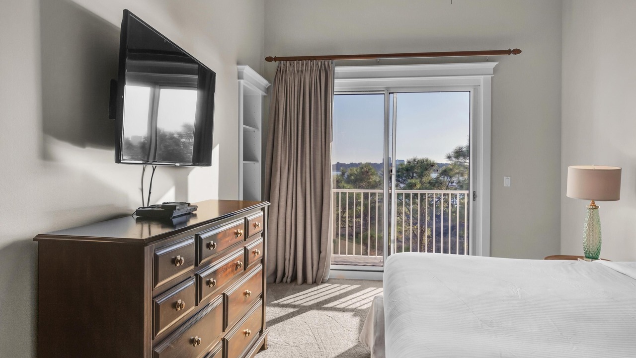 Photo of Bedroom in Baytowne Wharf
