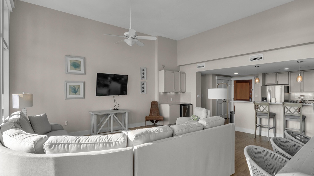 Photo of Livingroom in Baytowne Wharf