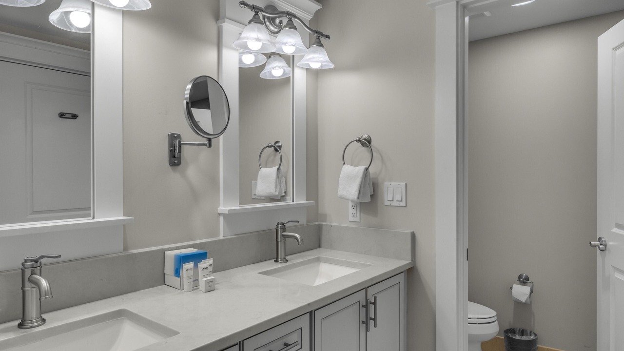 Photo of Bathroom in Baytowne Wharf