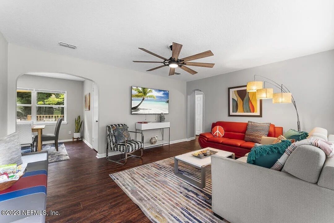 Photo of Livingroom in Jacksonville