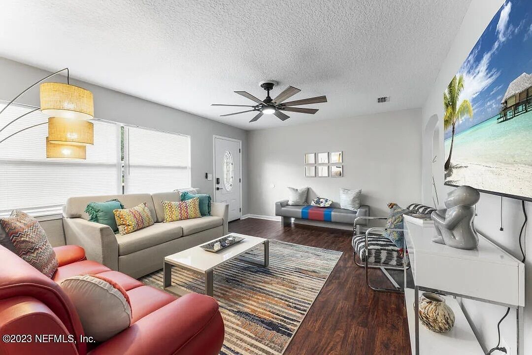 Photo of Livingroom in Jacksonville