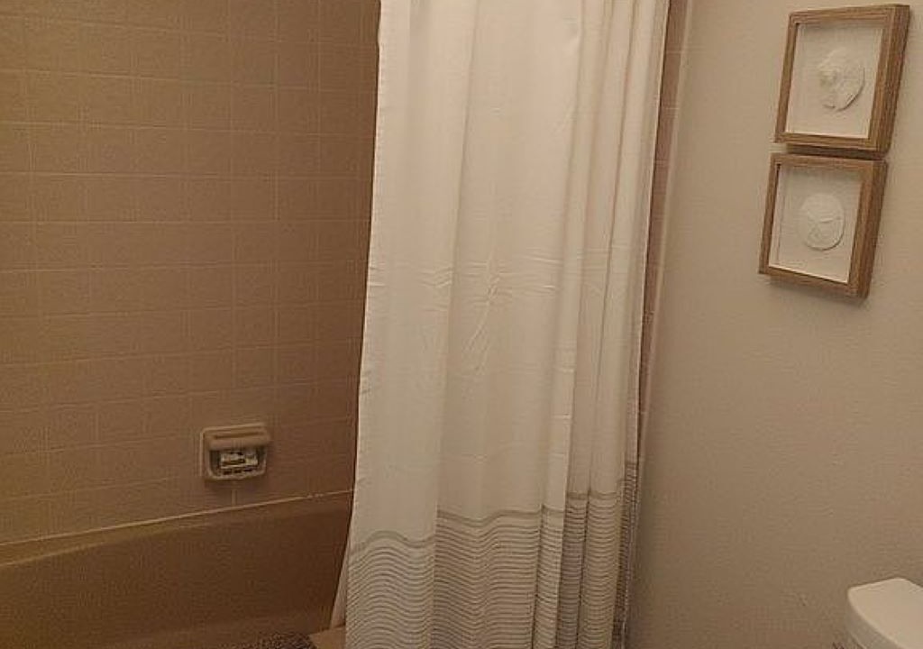 Photo of Bathroom in Island Estate