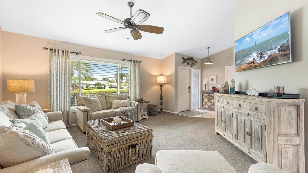 Photo of Livingroom in Three Oaks
